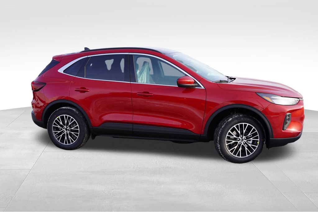 New 2026 Ford Escape SE w/ Class II Trailer Tow Package FWD image 2