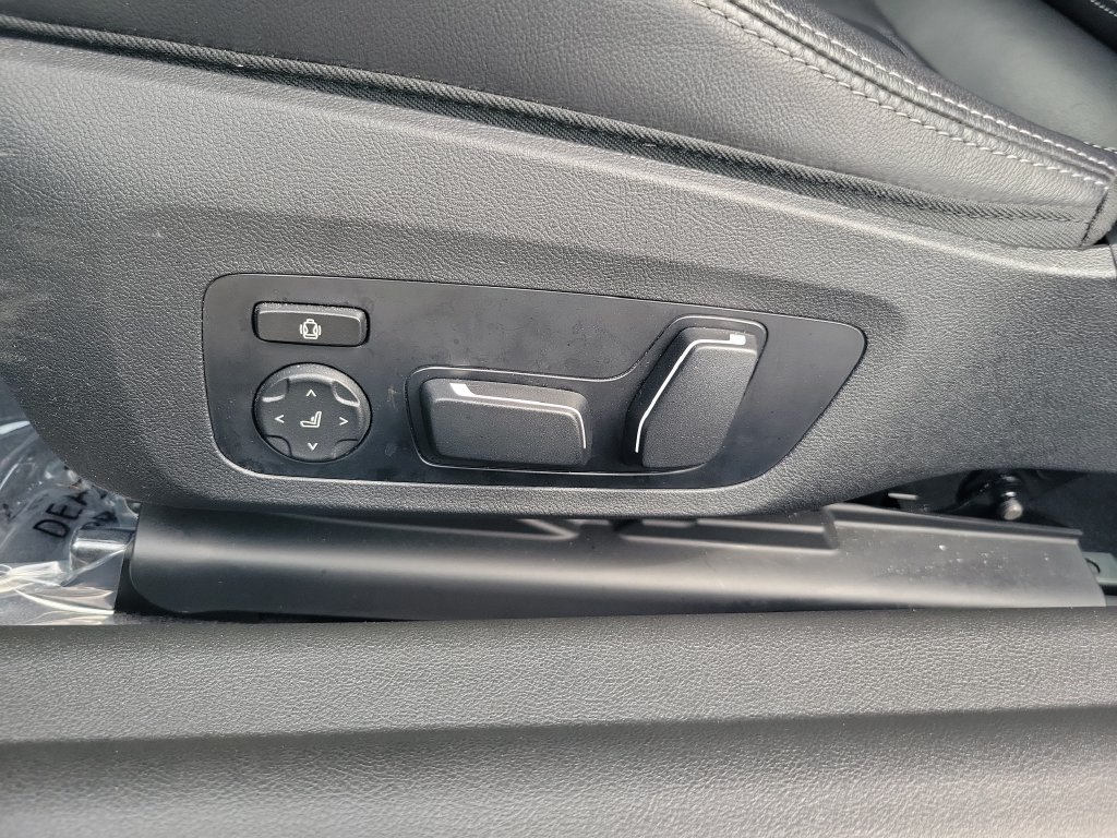 Used 2025 BMW M2 RWD image 19