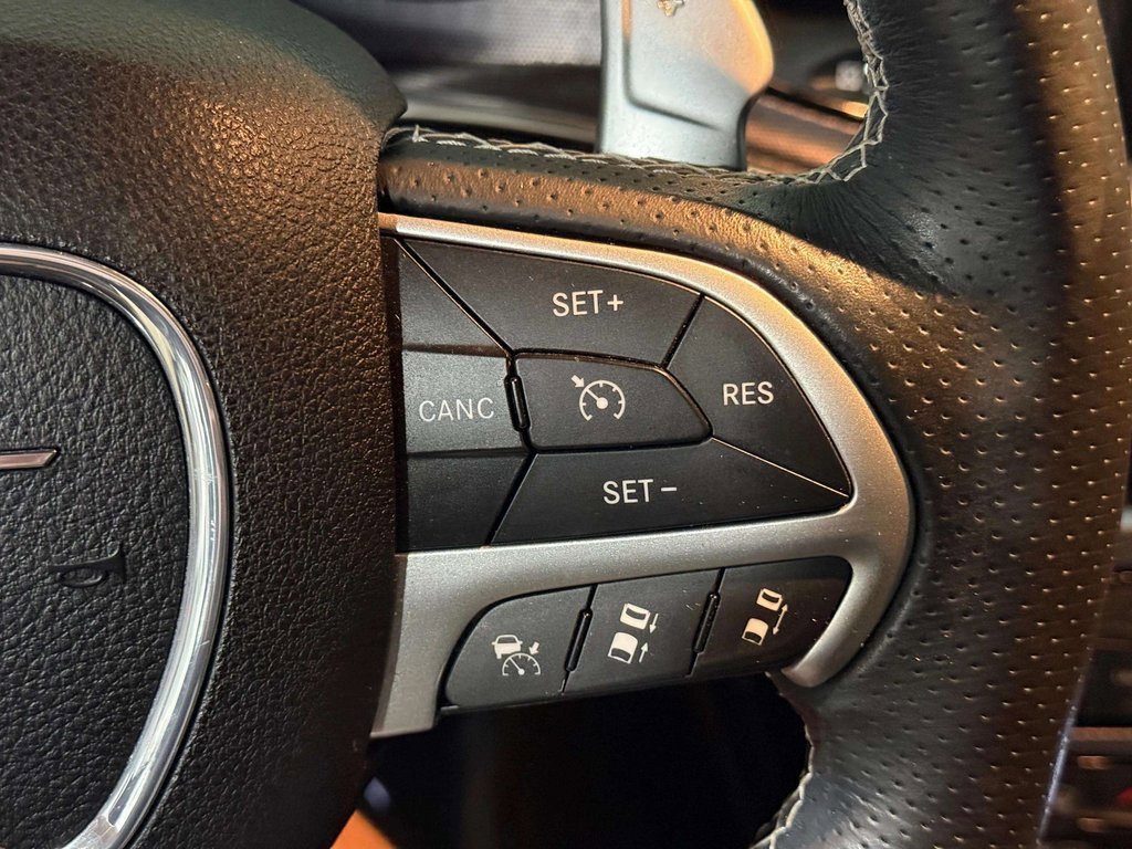 Used 2015 Dodge Challenger SRT w/ Technology Group image 11