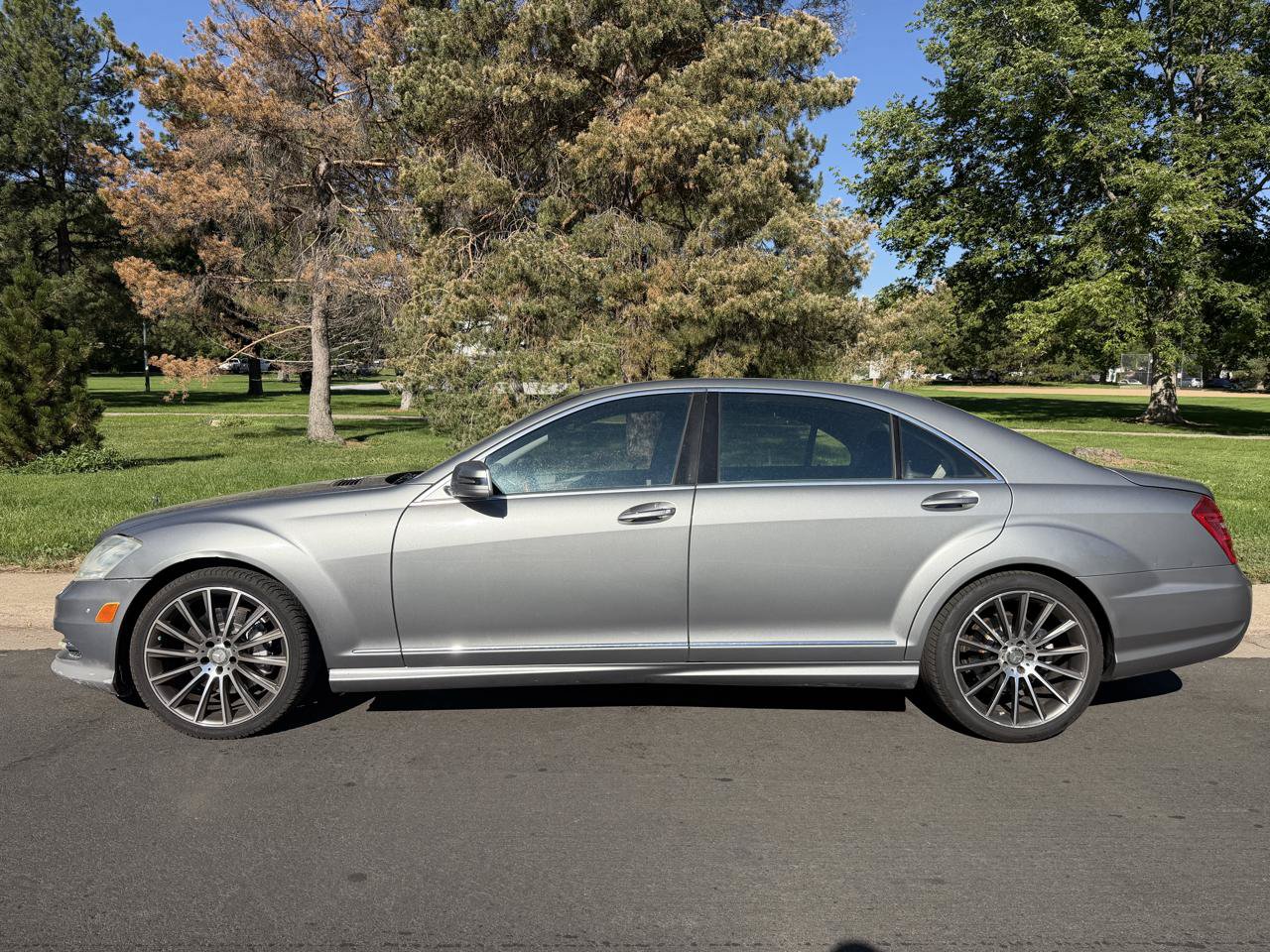 Used 2011 Mercedes-Benz S 550 image 2