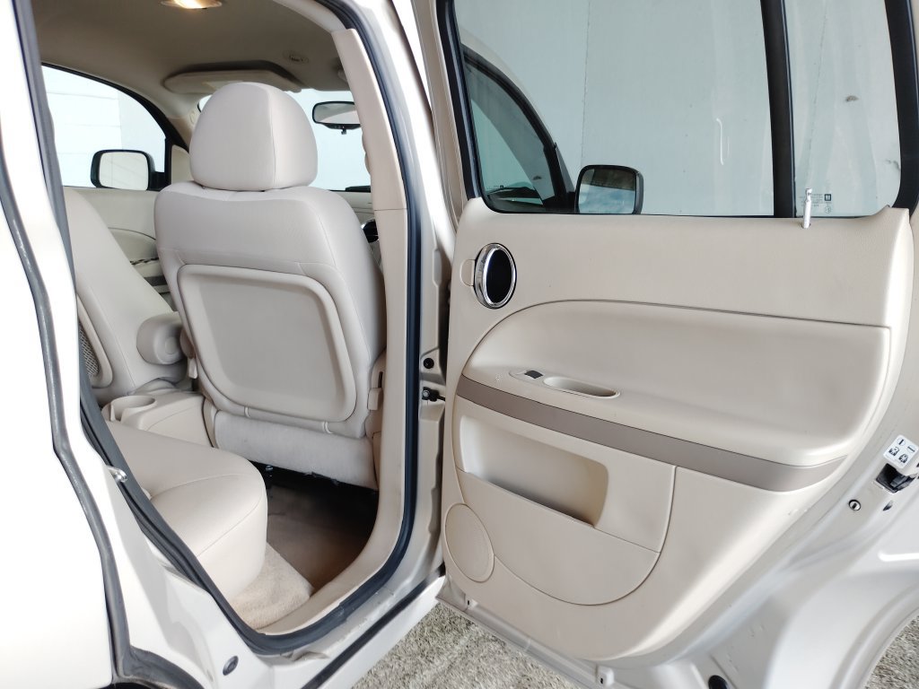 Used 2009 Chevrolet HHR LS FWD image 16