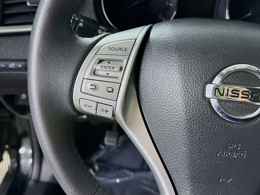 Used 2014 Nissan Rogue SL AWD/4WD image 22