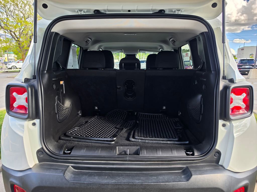 Used 2020 Jeep Renegade Trailhawk w/ Popular Equipment Group AWD/4WD image 12