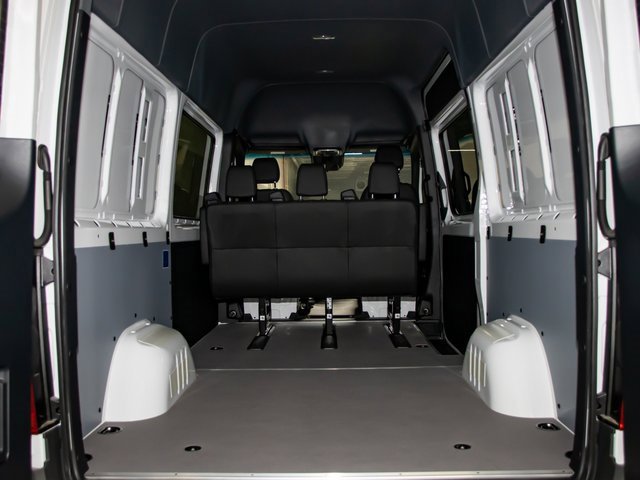 Used 2024 Mercedes-Benz Sprinter 2500 image 4