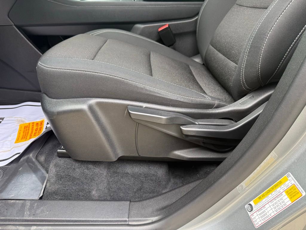 Used 2024 Chevrolet Traverse LS image 29