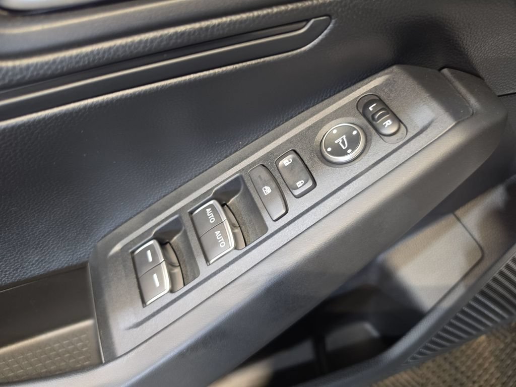 Certified 2025 Honda Accord LX image 15