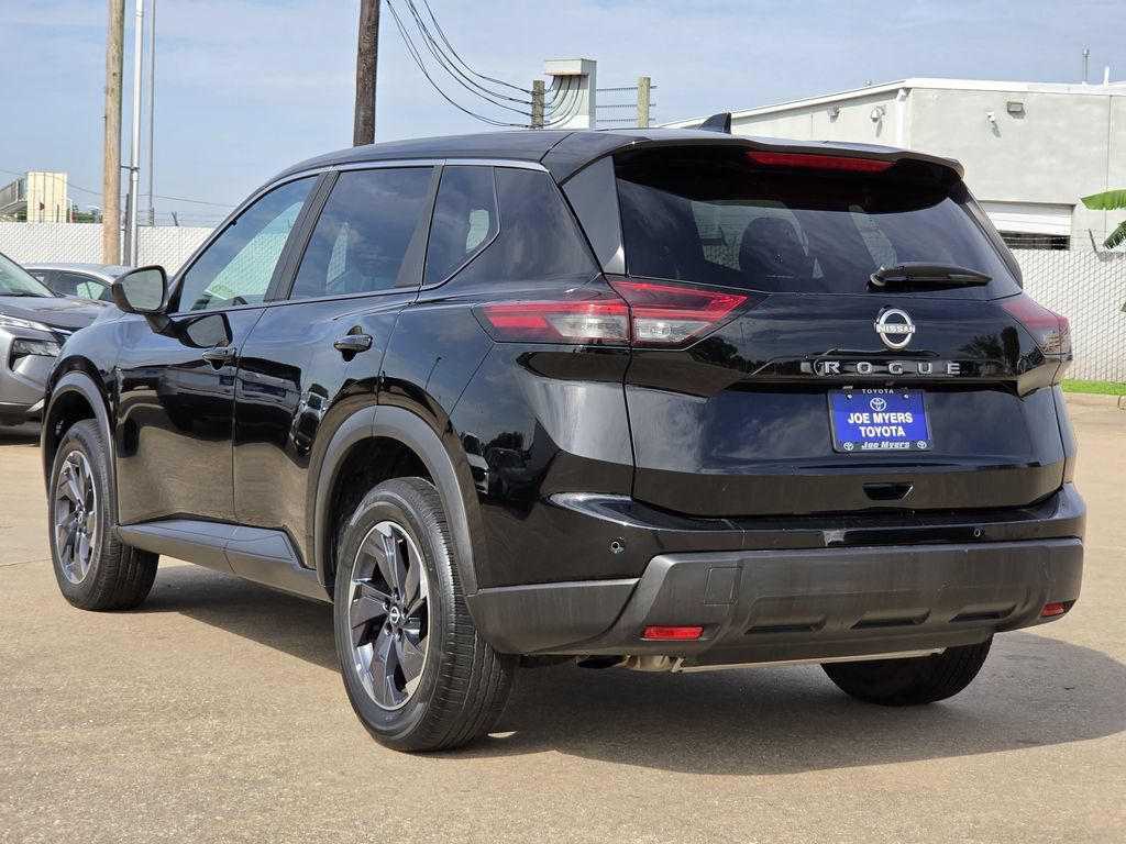 Used 2025 Nissan Rogue SV FWD image 7
