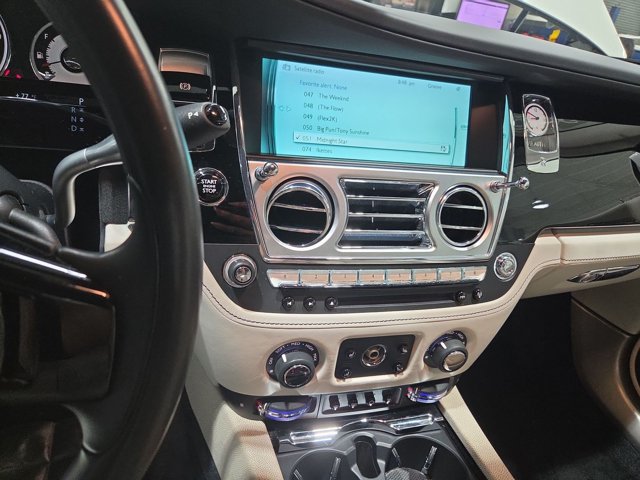 Used 2015 Rolls-Royce Wraith RWD image 11
