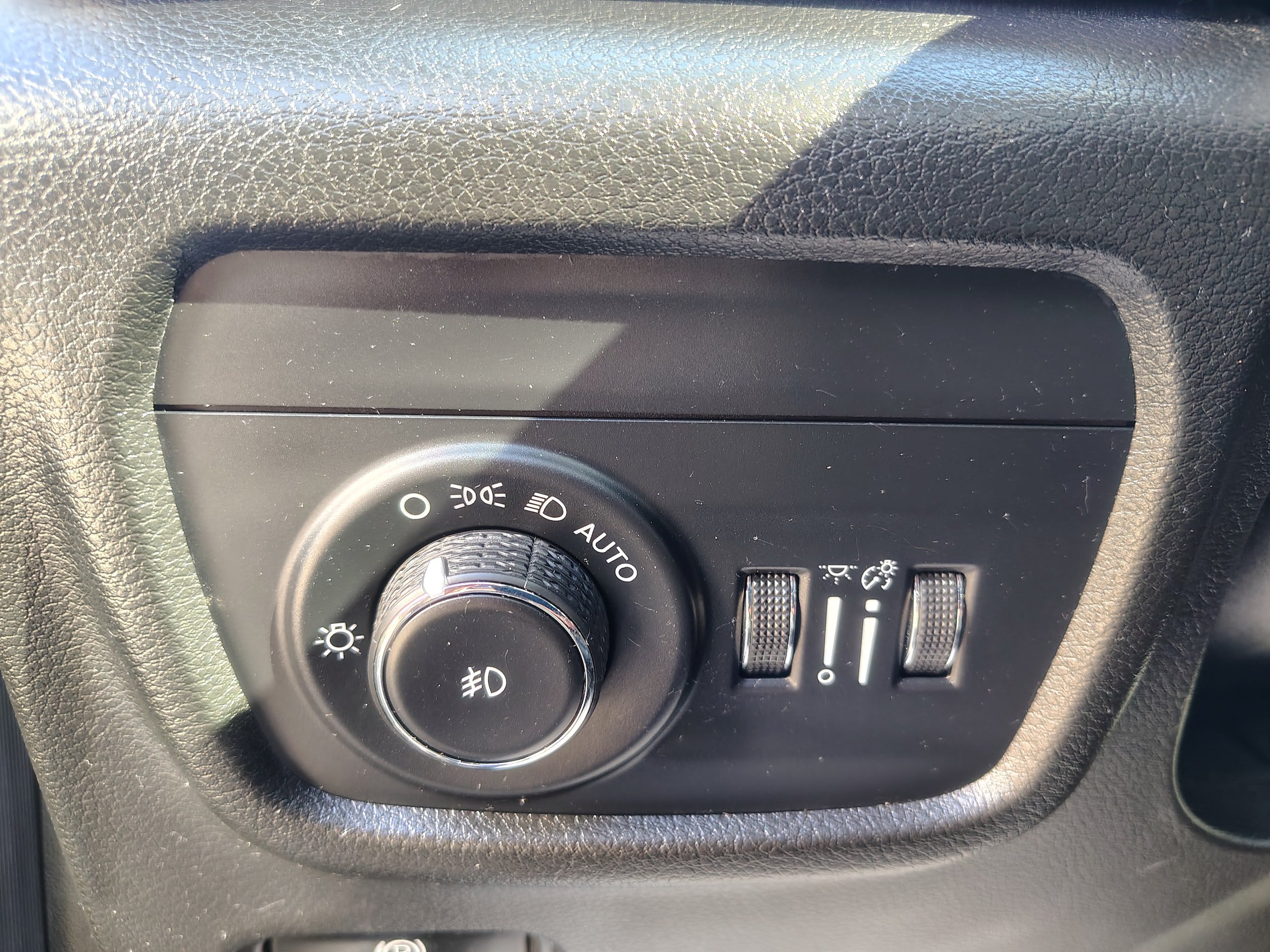 Certified 2022 Jeep Grand Cherokee L Overland w/ Luxury Tech Group IV AWD/4WD image 32