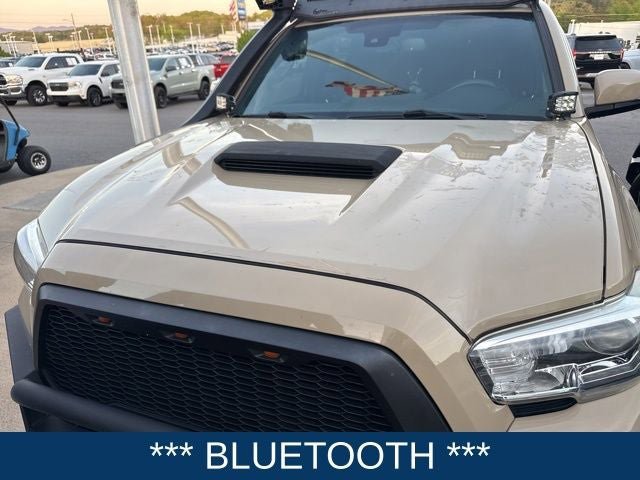 Used 2018 Toyota Tacoma TRD Sport image 3