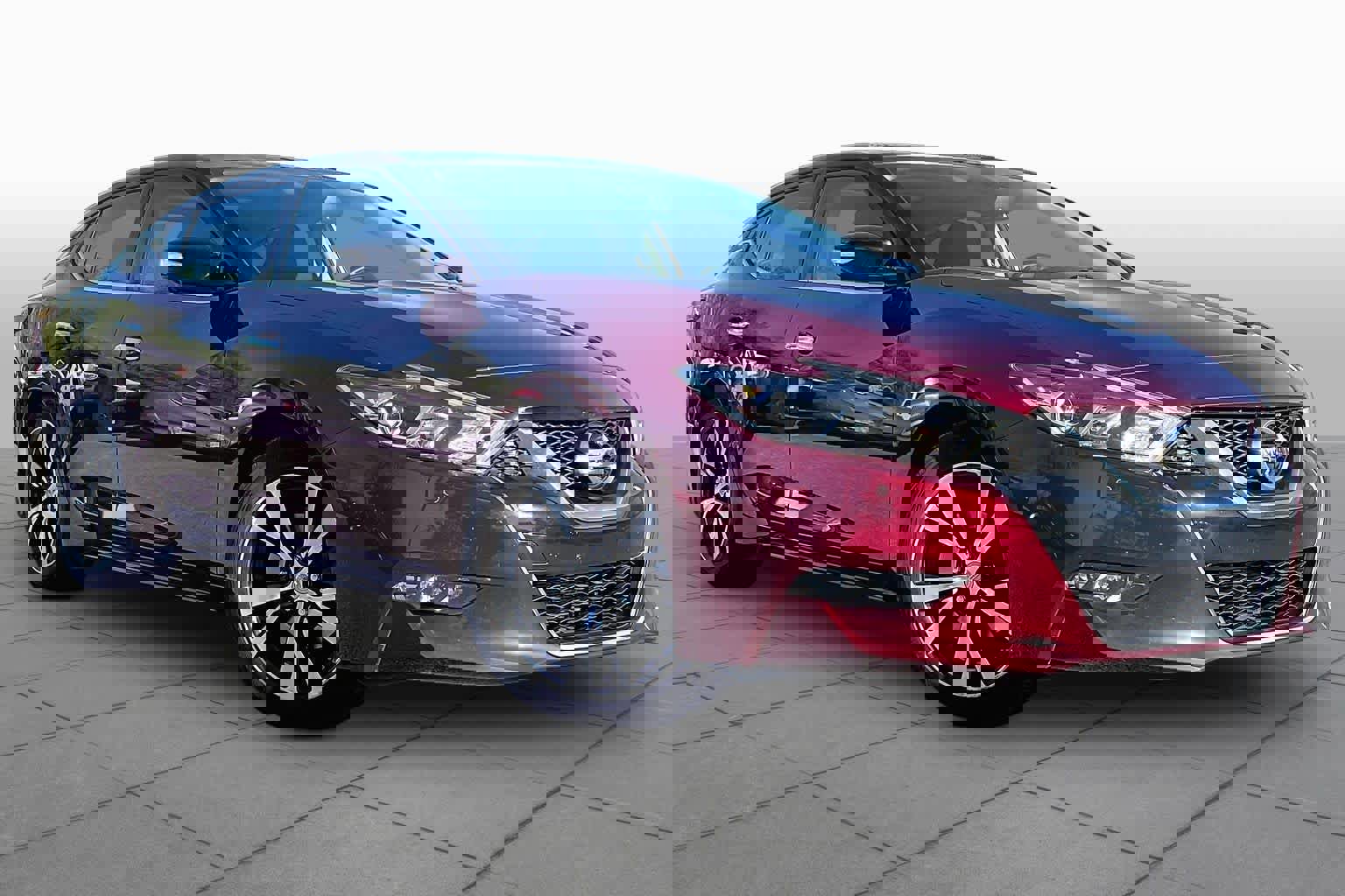 Used 2018 Nissan Maxima Platinum FWD image 2