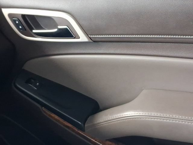 Used 2015 GMC Yukon Denali w/ Premium Package AWD/4WD image 32