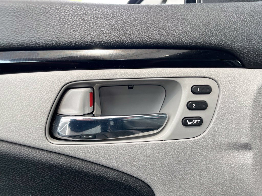 Used 2017 Honda Pilot Elite image 12
