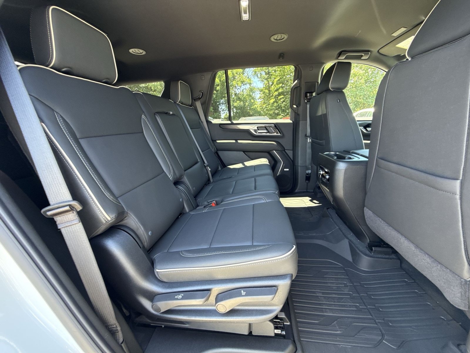 New 2026 GMC Yukon Elevation AWD/4WD image 25