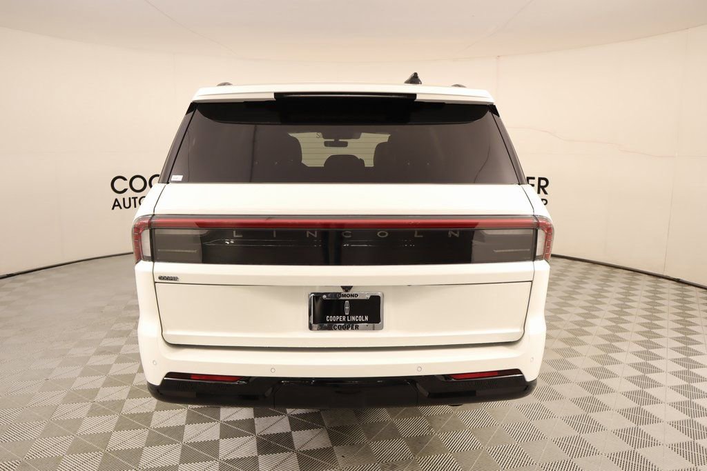 New 2025 Lincoln Navigator Reserve w/ Jet Appearance Package image 23