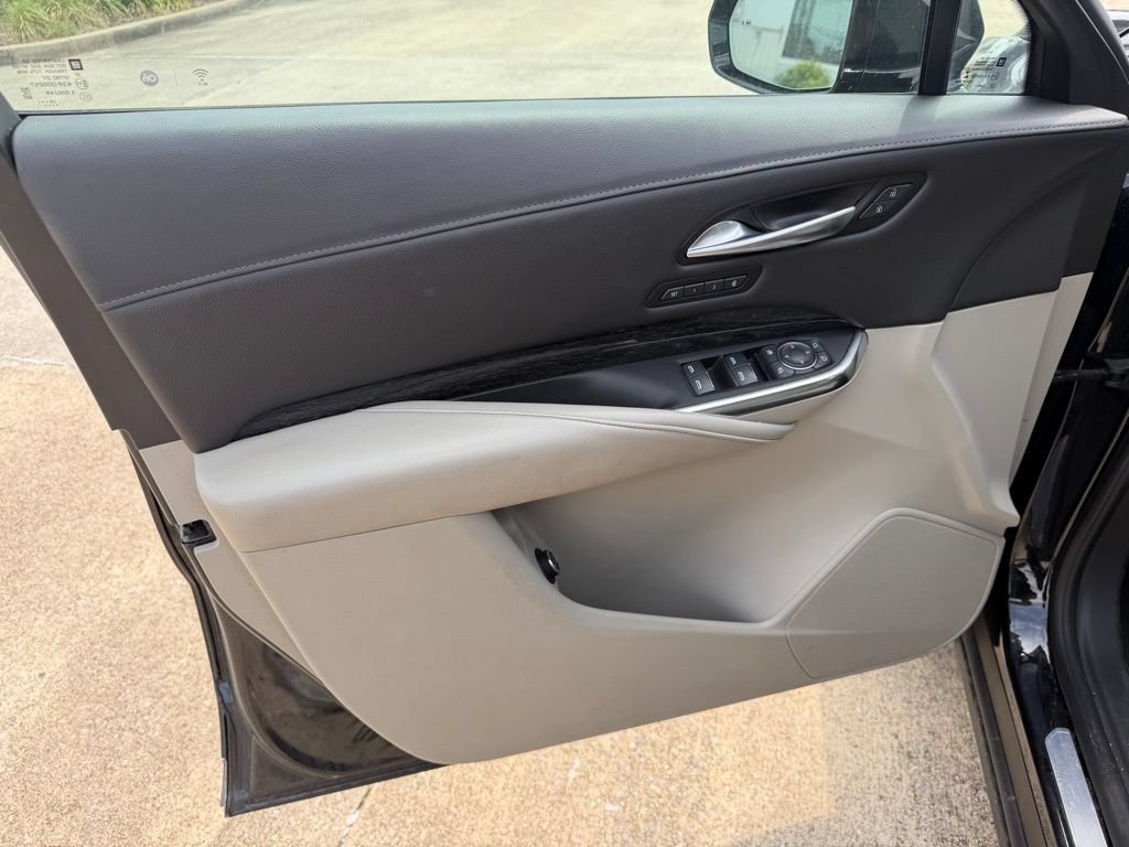 Used 2023 Cadillac XT4 Premium Luxury FWD image 11