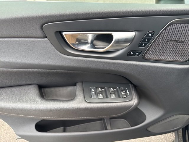 Certified 2022 Volvo XC60 B5 Momentum w/ Advanced Package image 18