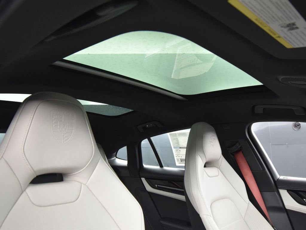Used 2025 Porsche Panamera 4 image 15