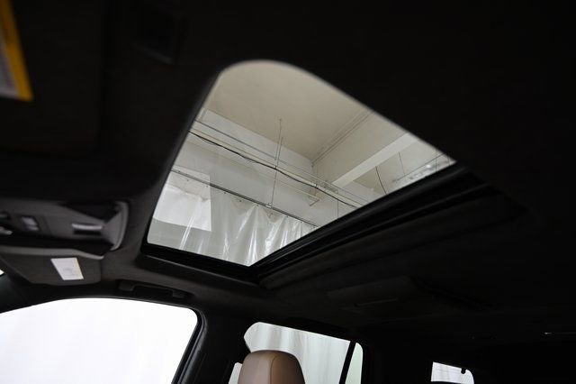 Used 2020 Cadillac Escalade Platinum AWD/4WD image 25