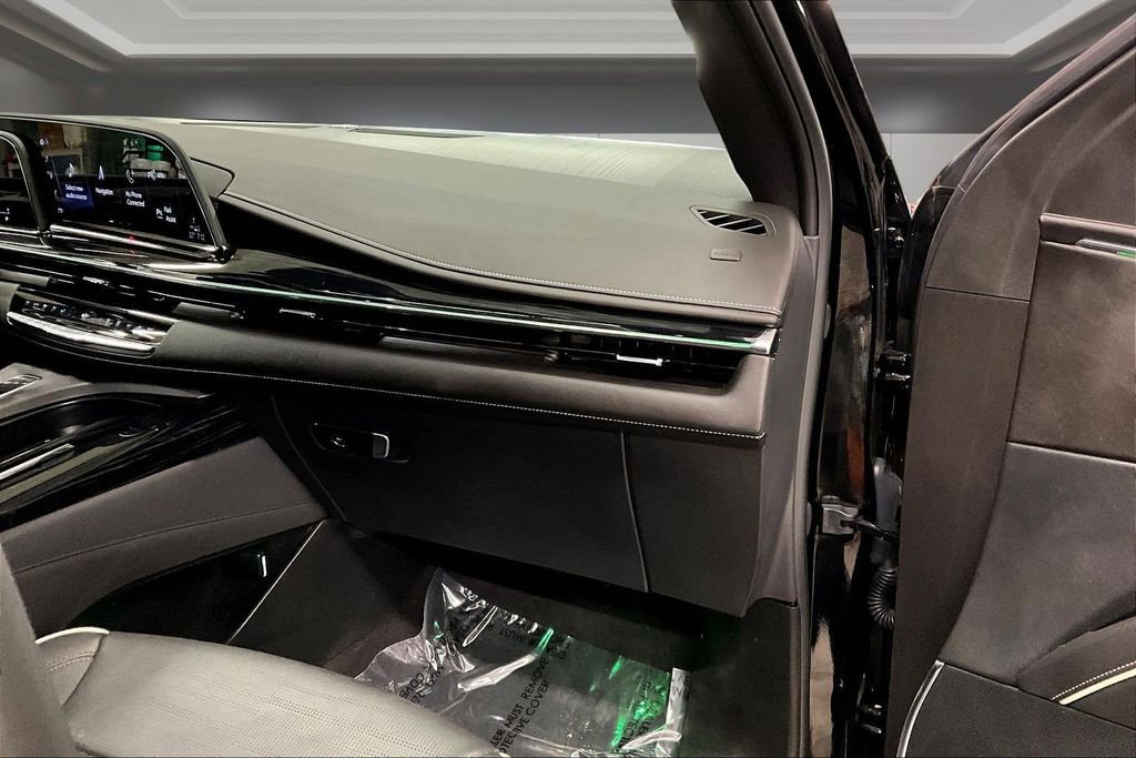 Certified 2024 Cadillac Escalade ESV Sport w/ Touring Package image 27