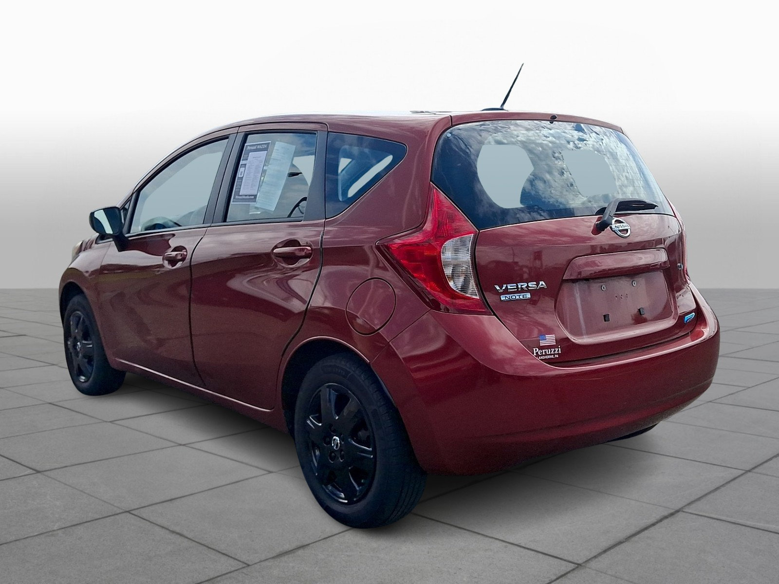 Used 2016 Nissan Versa Note SV FWD image 5