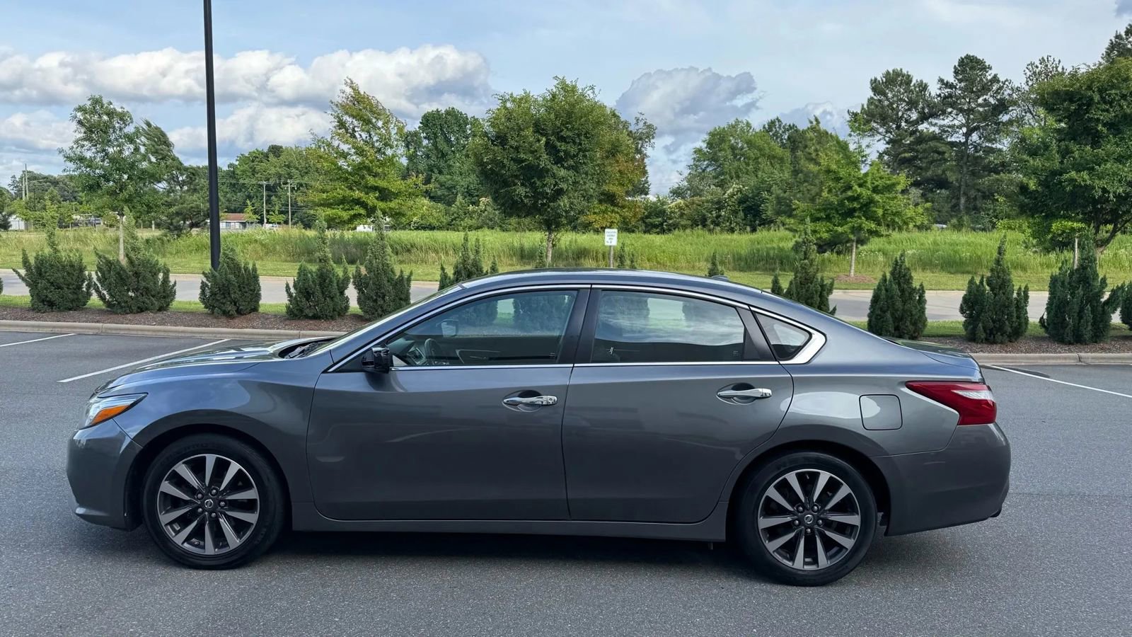 Used 2017 Nissan Altima 2.5 SV image 21