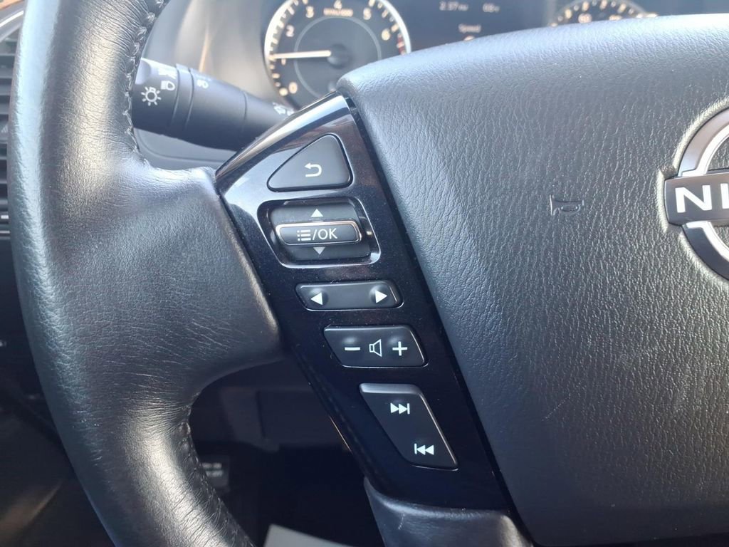 Used 2023 Nissan Armada SL w/ Captain's Chairs Package image 16