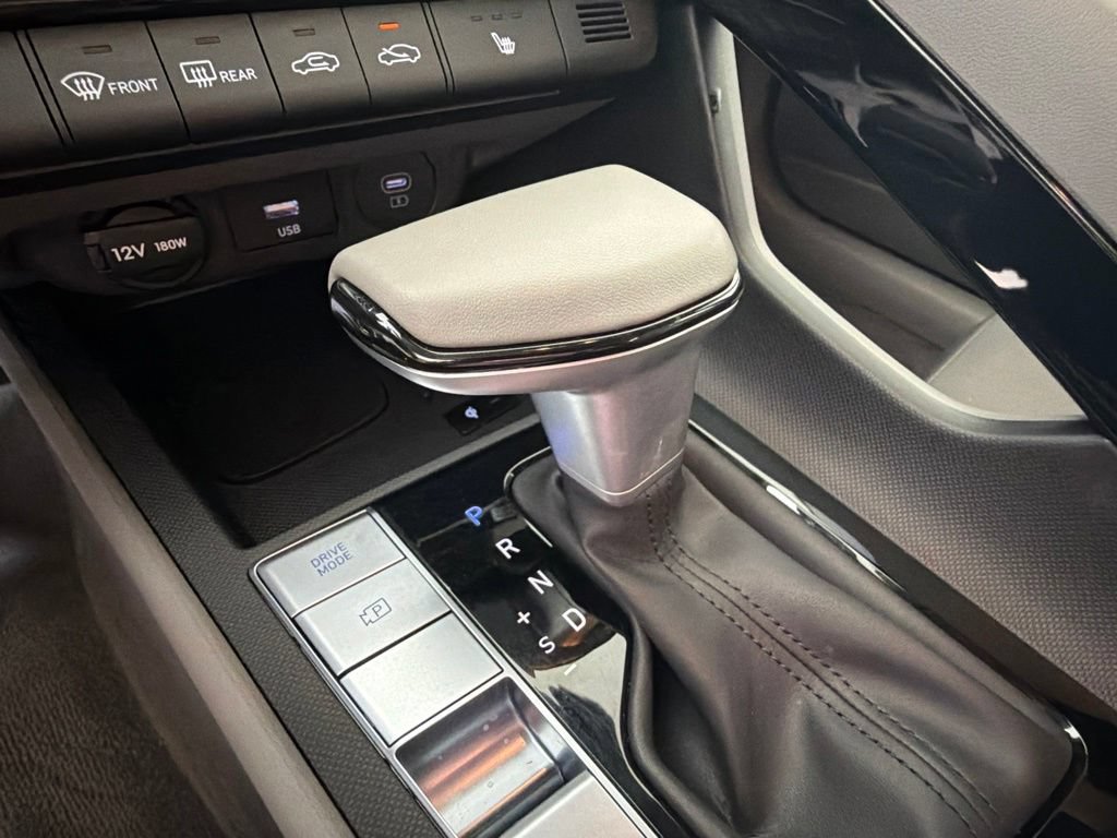 Certified 2025 Hyundai Elantra SEL FWD image 19
