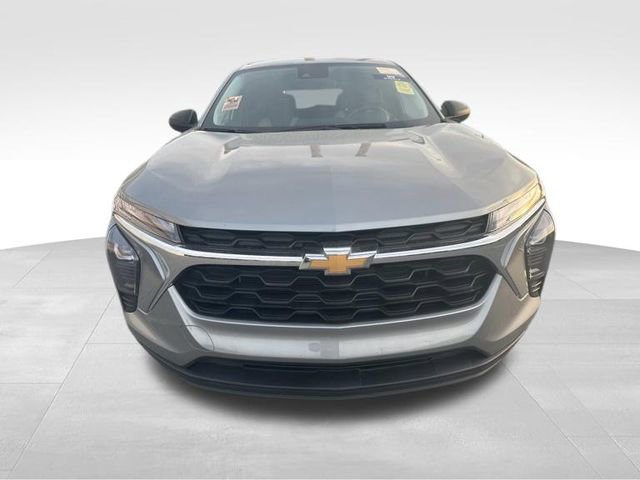 Used 2024 Chevrolet Trax LS w/ Driver Confidence Package FWD image 8