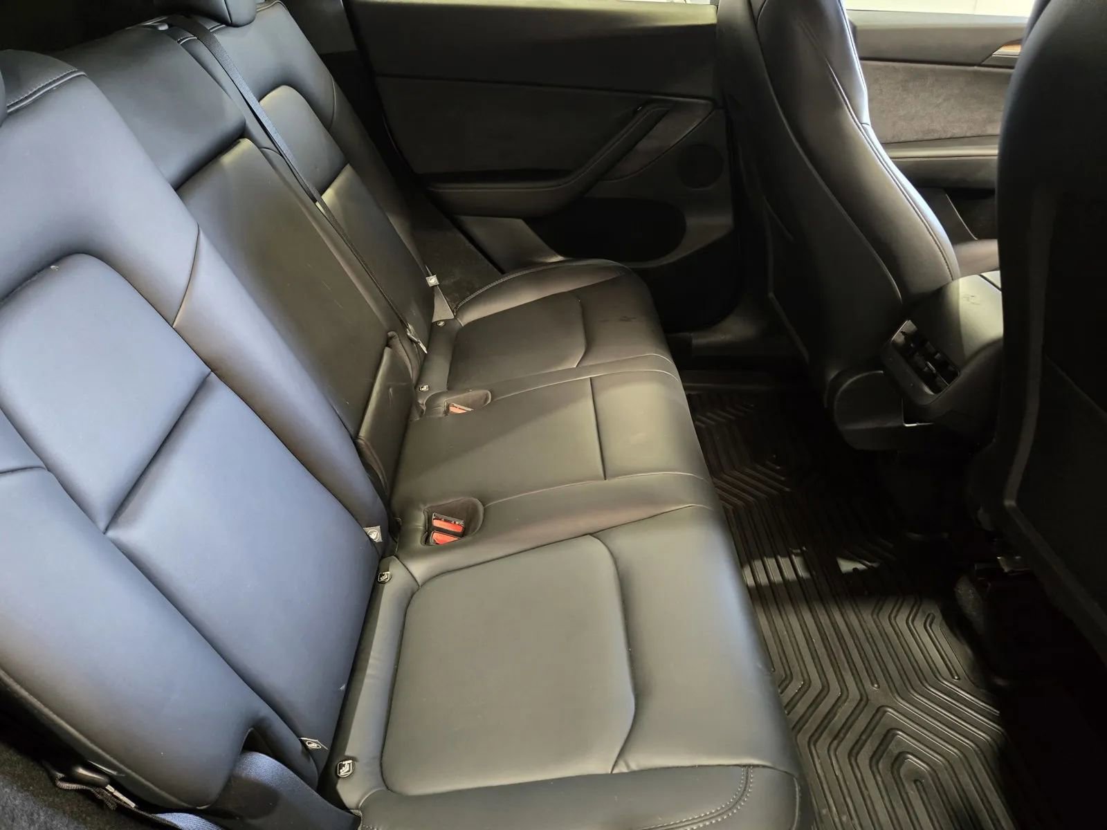 Used 2025 Tesla Model Y Long Range AWD/4WD image 9
