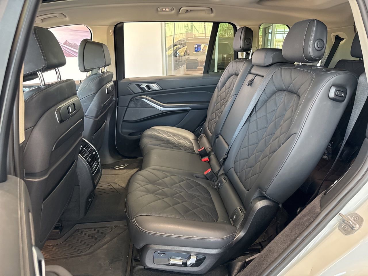 Certified 2023 BMW X7 xDrive40i w/ Premium Package image 32