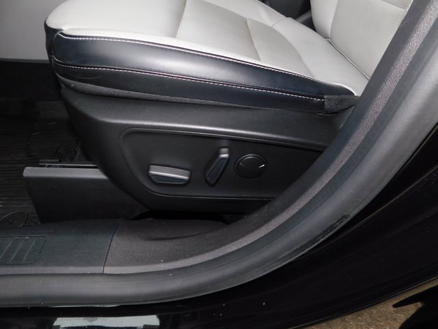 Used 2023 Ford Escape Platinum image 13