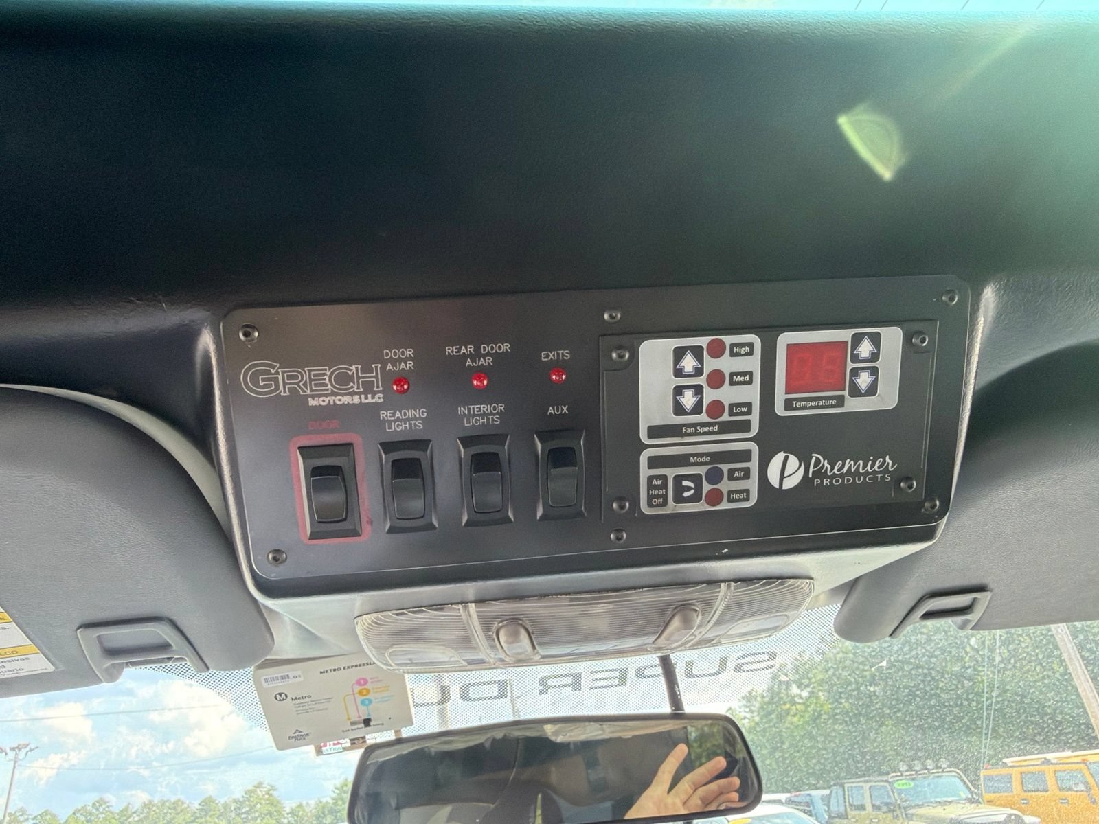 Used 2014 Ford F550 2WD Regular Cab Super Duty image 13