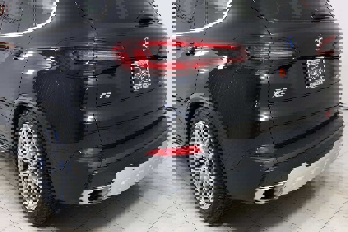 Used 2022 BMW X5 xDrive45e w/ Climate Comfort Package image 50