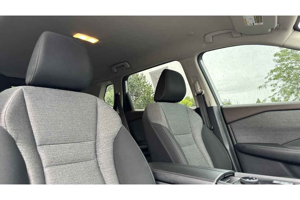 Used 2022 Nissan Rogue SV AWD/4WD image 16