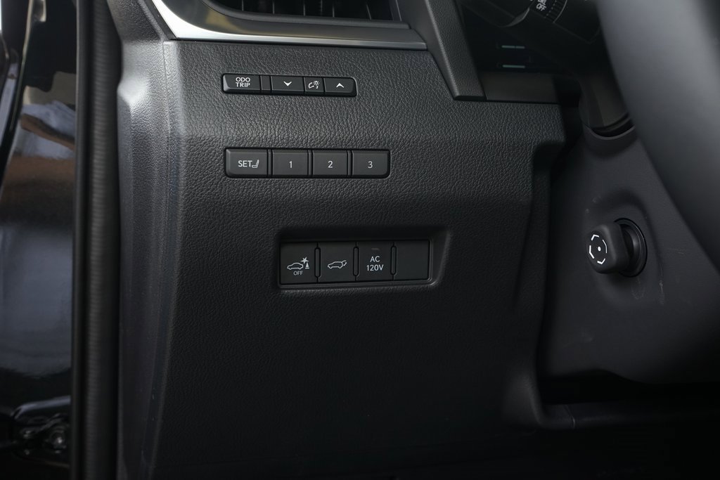 Used 2025 Lexus GX 550 image 27