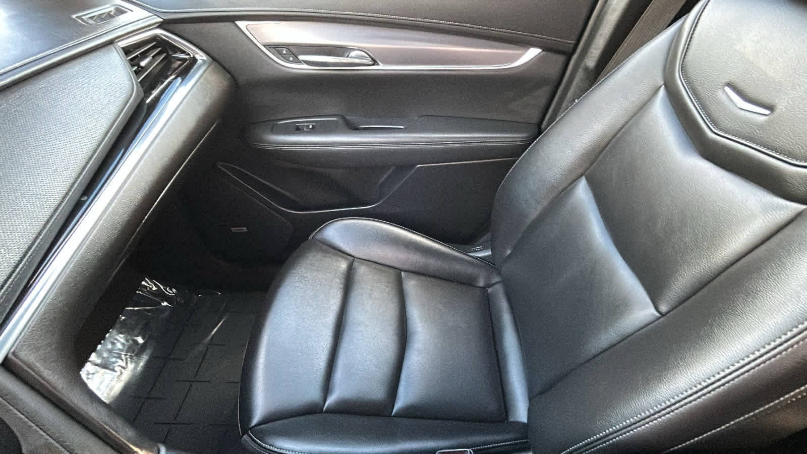 Used 2023 Cadillac XT6 Luxury AWD/4WD image 12