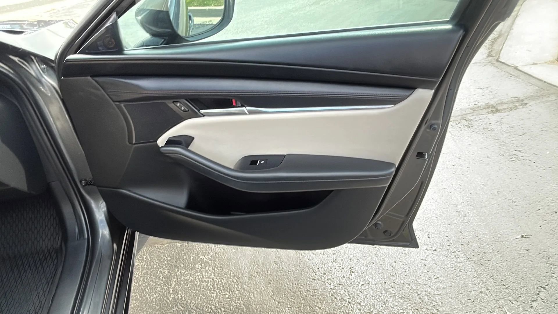 Used 2023 MAZDA MAZDA3 s image 16