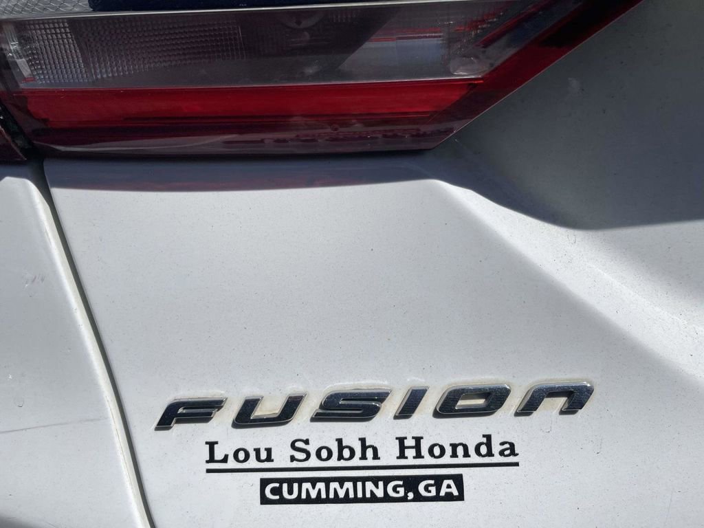 Used 2018 Ford Fusion SE FWD image 16