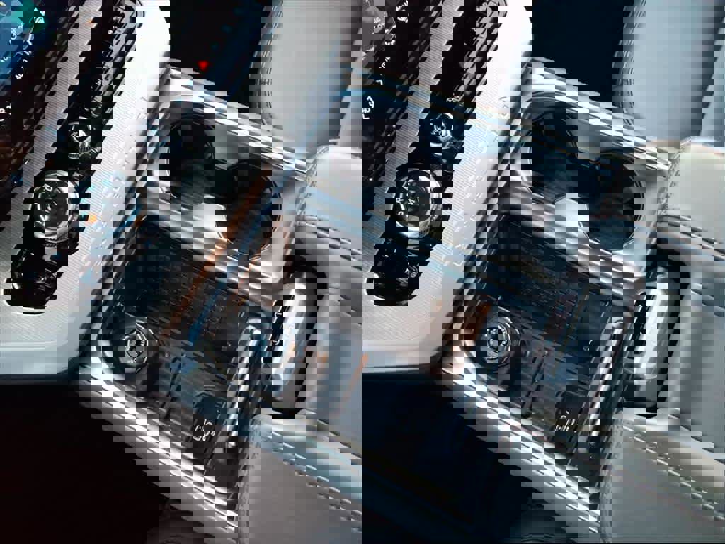 Used 2025 Ford Expedition Active image 24