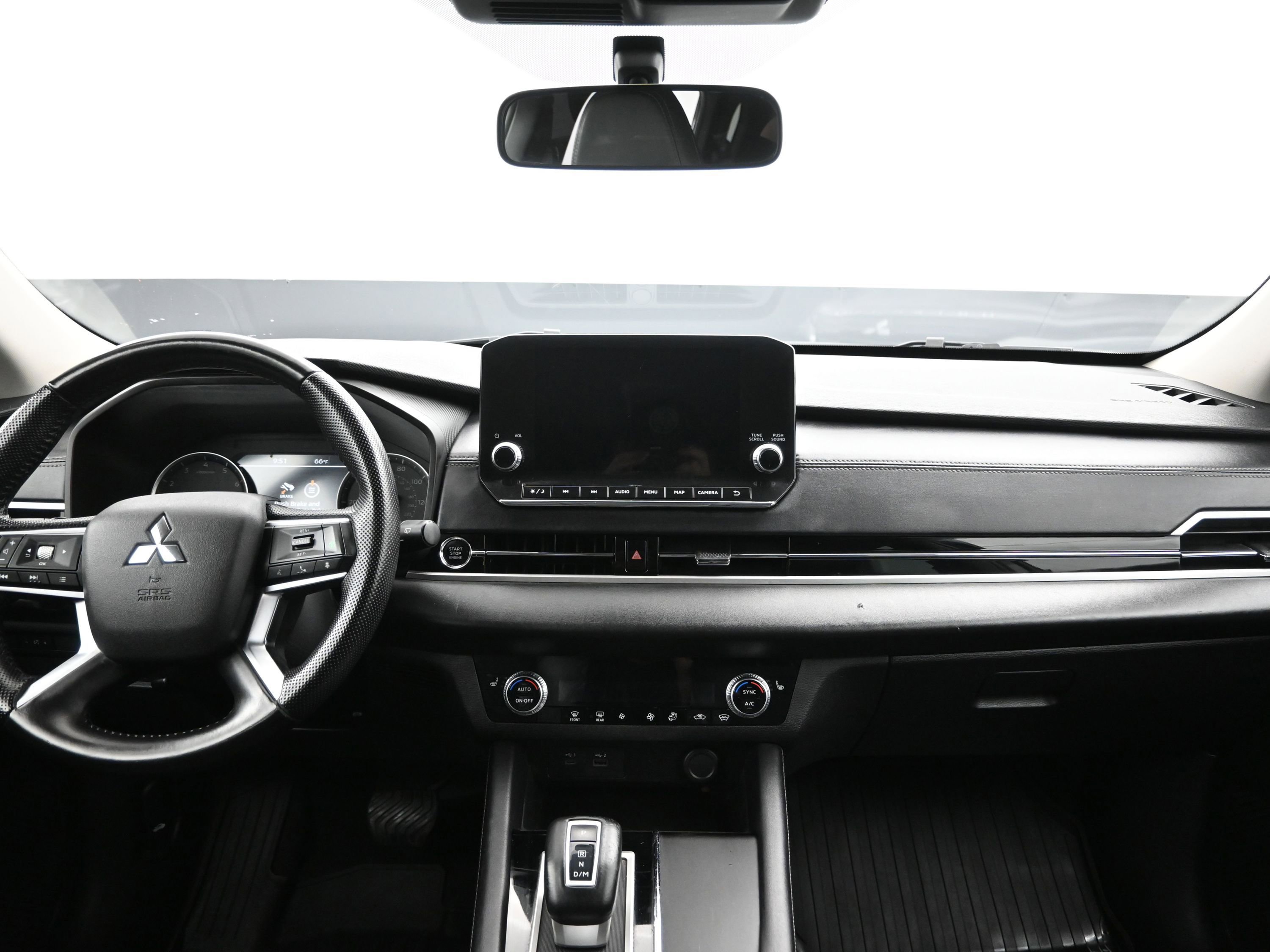 Used 2023 Mitsubishi Outlander SE image 20