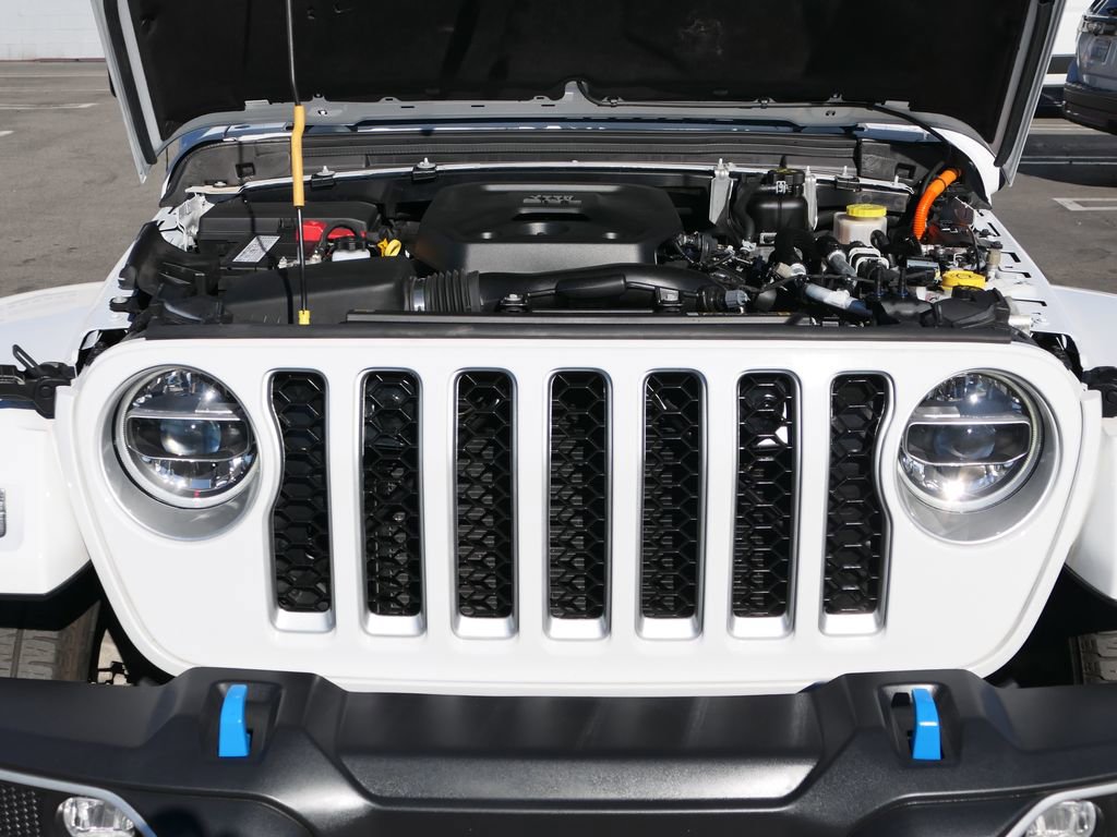 Used 2022 Jeep Wrangler Unlimited Sahara w/ Safety Group image 27