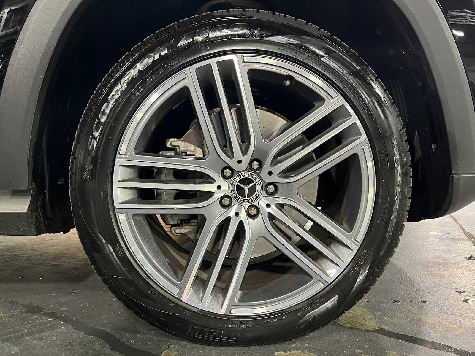 Certified 2025 Mercedes-Benz GLS 450 4MATIC image 9