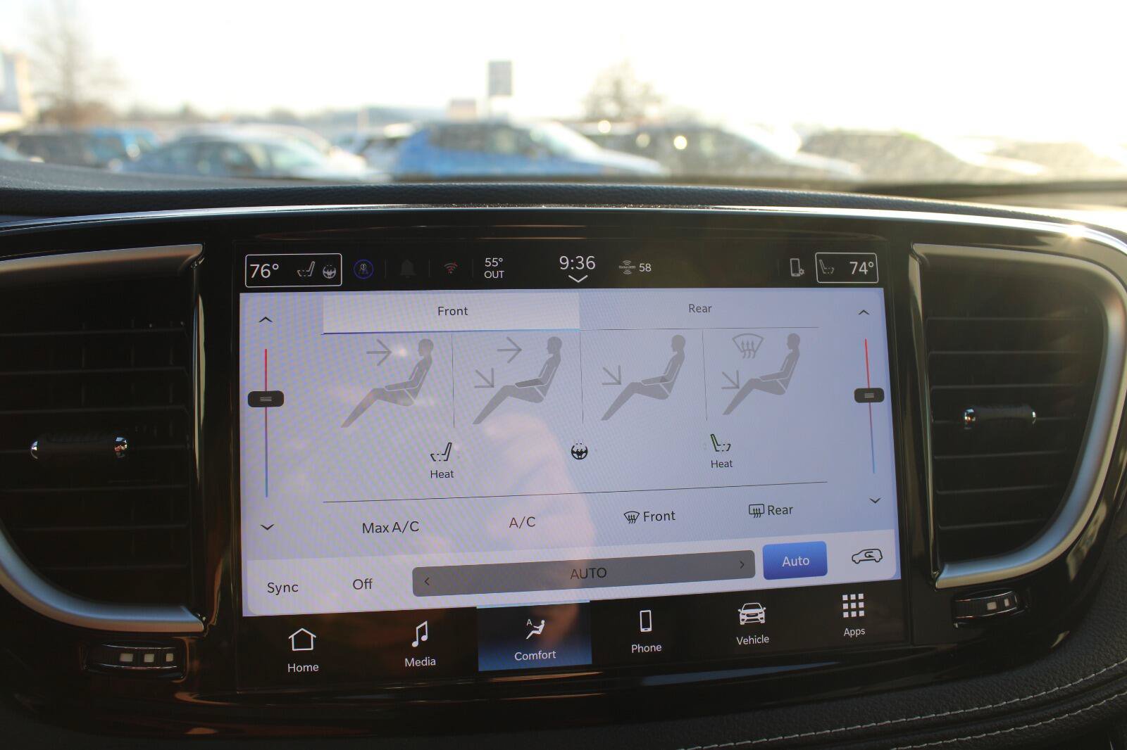 New 2026 Chrysler Pacifica Select w/ S Appearance Package FWD image 16