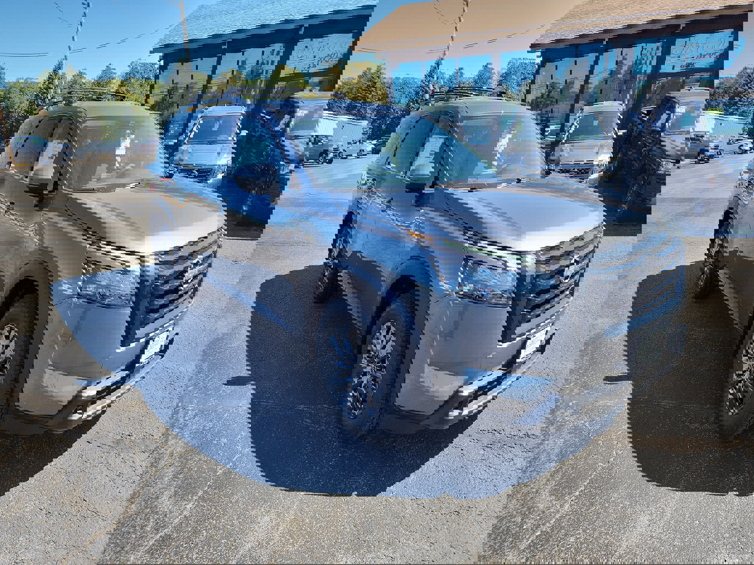 New 2025 Nissan Pathfinder SV w/ Black Appearance Package image 1