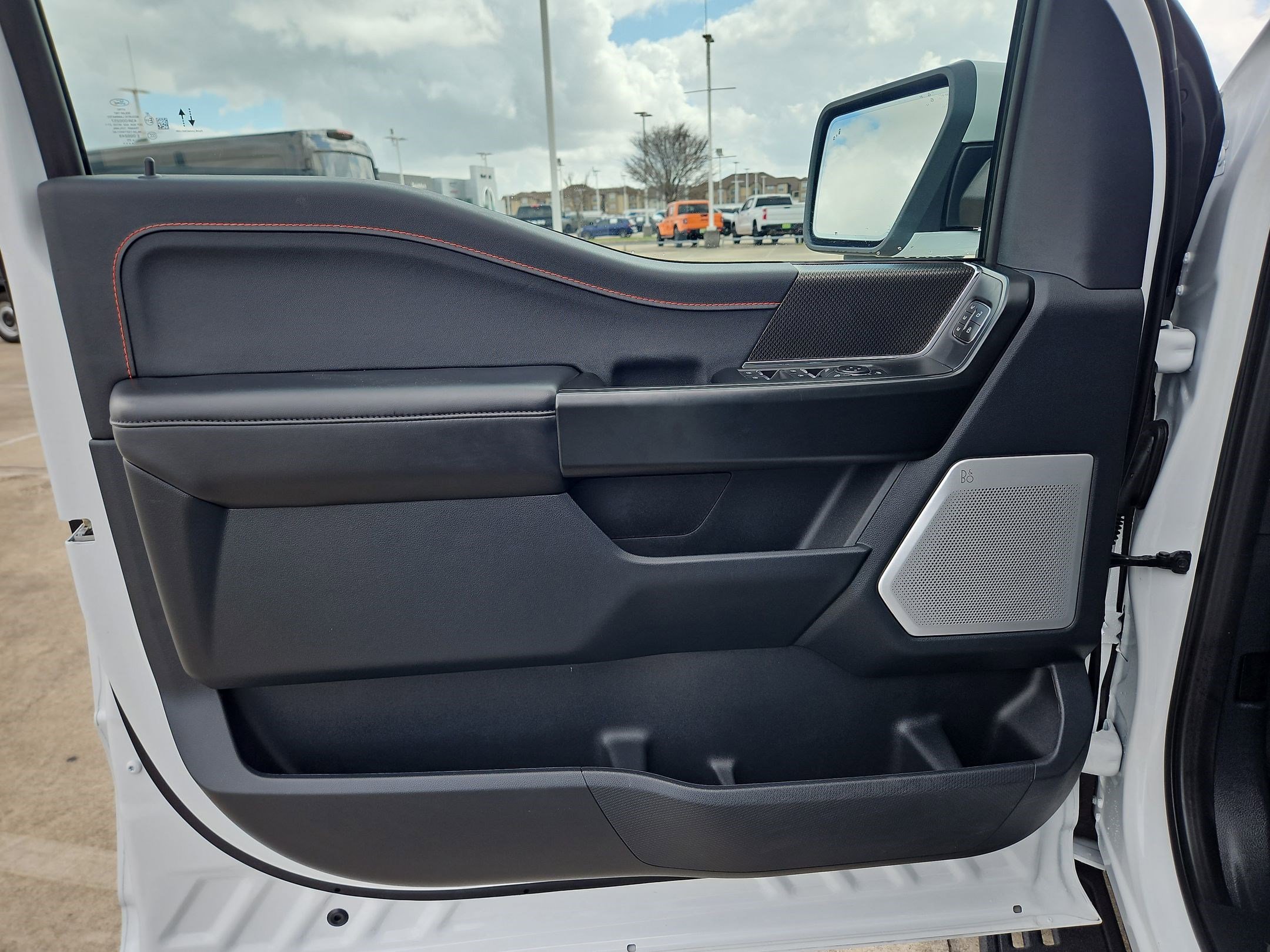 Used 2025 Ford F150 Raptor AWD/4WD image 13