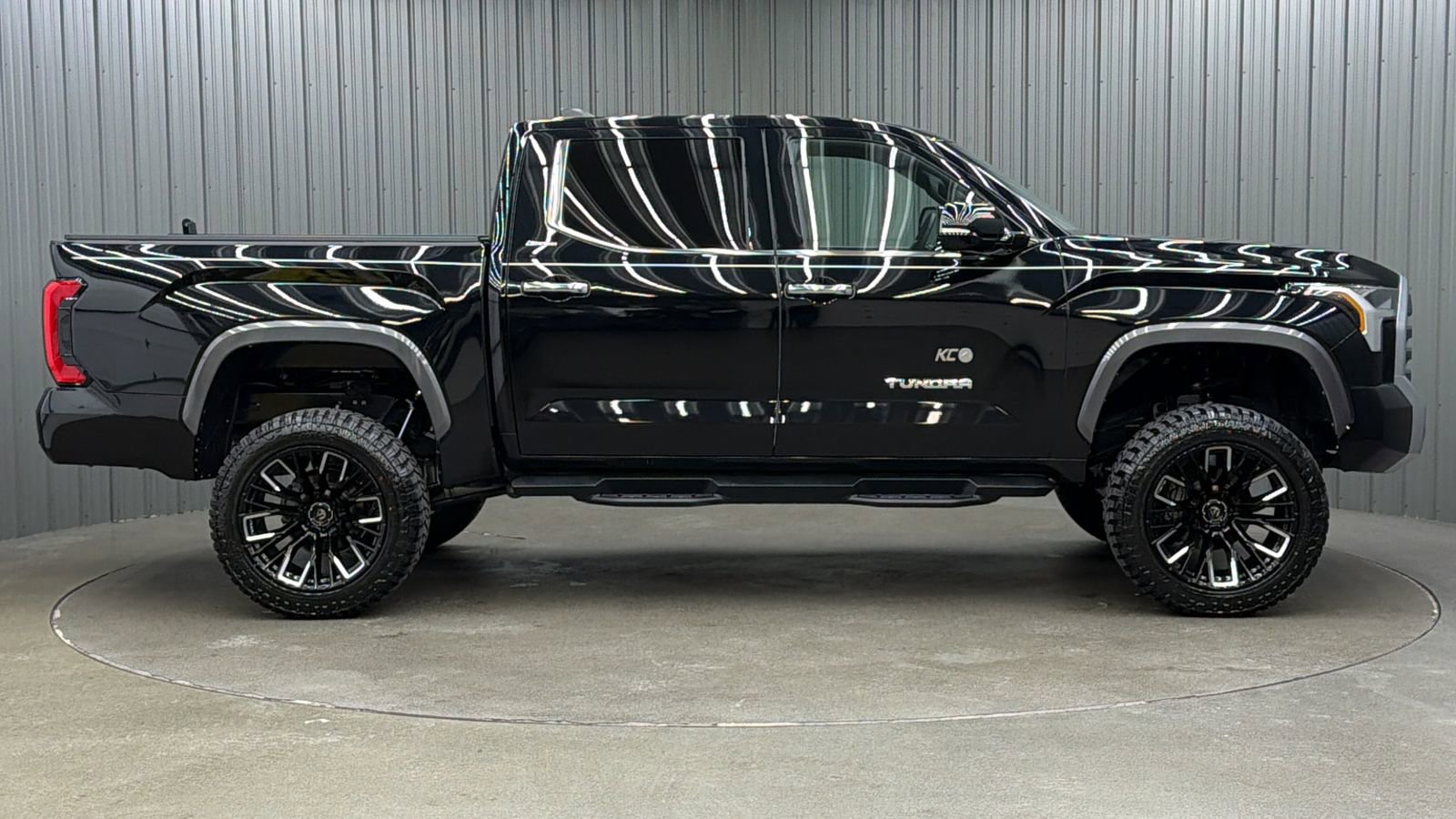 Used 2025 Toyota Tundra Limited image 6