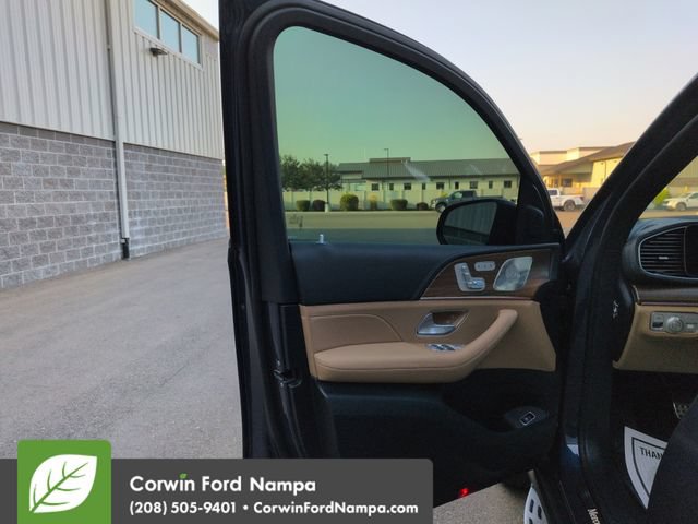 Used 2025 Mercedes-Benz GLS 450 4MATIC image 10