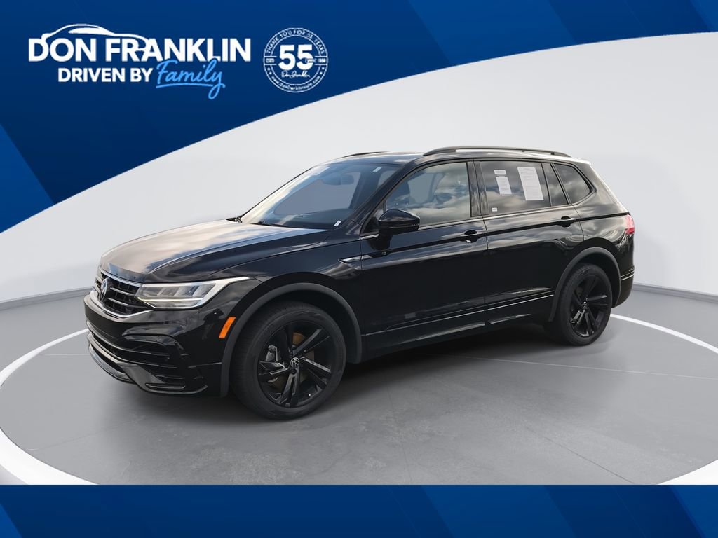 Used 2023 Volkswagen Tiguan SE R-Line image 1