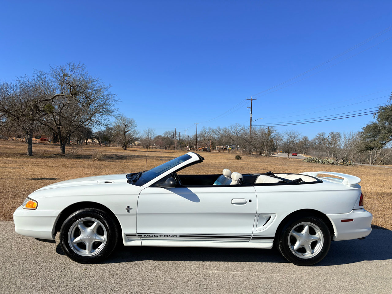 Used 1998 Ford Mustang Convertible image 45